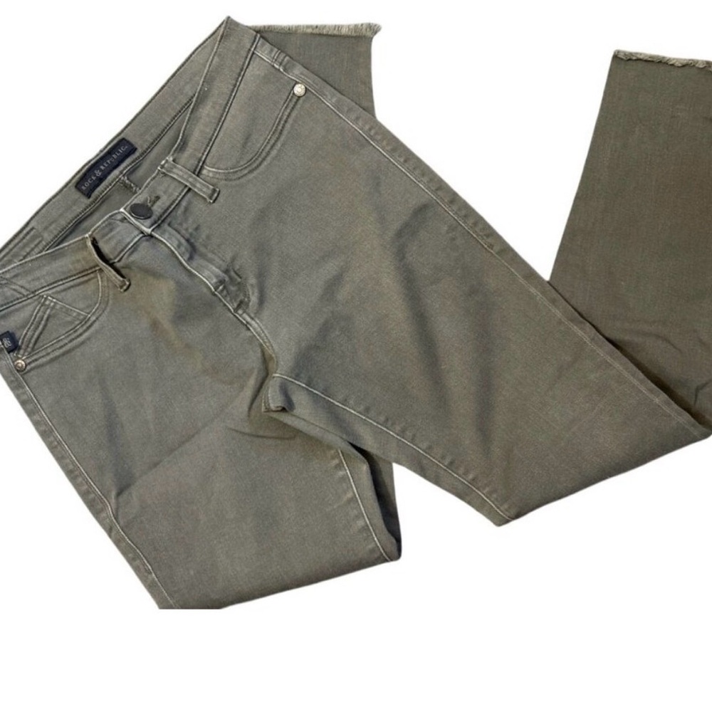 Rock & Republic Kashmiere Frayed Hem Jegging in Army Green Size 10